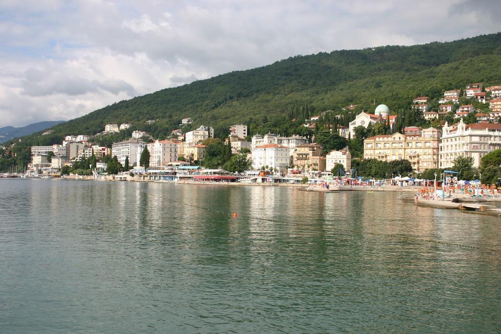Apartment Vivoda Opatija Luaran gambar