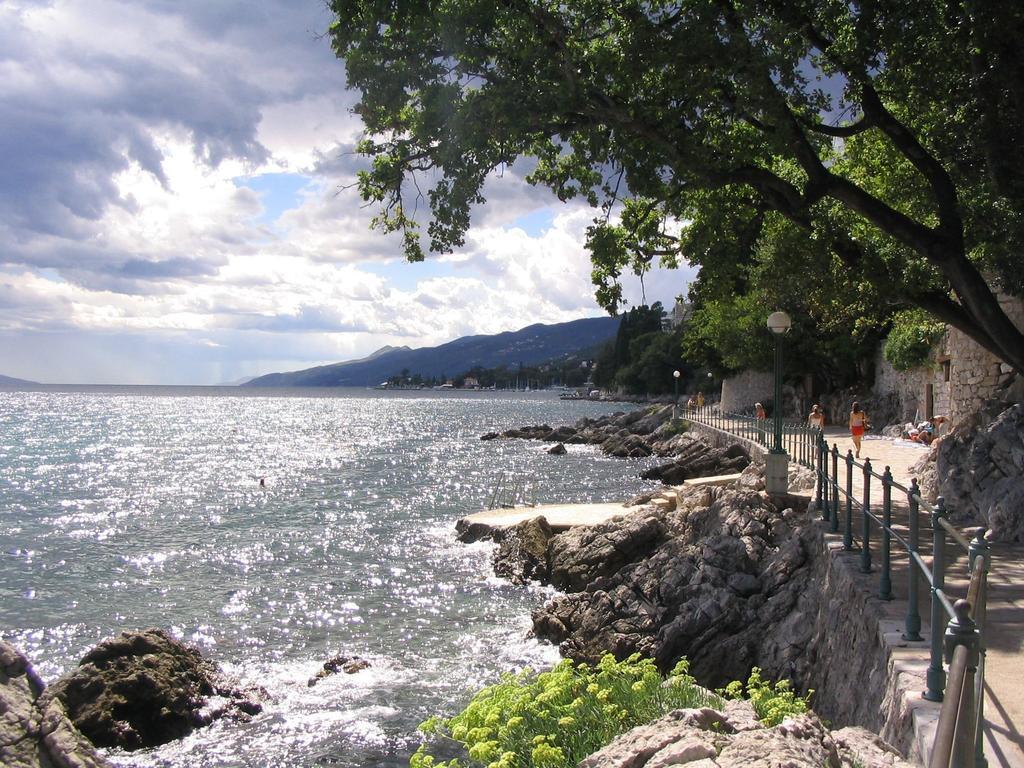 Apartment Vivoda Opatija Luaran gambar
